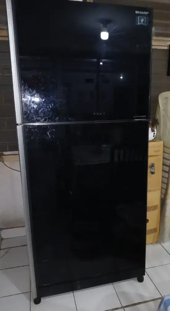 Kulkas Sharp 2 Pintu Jumbo
