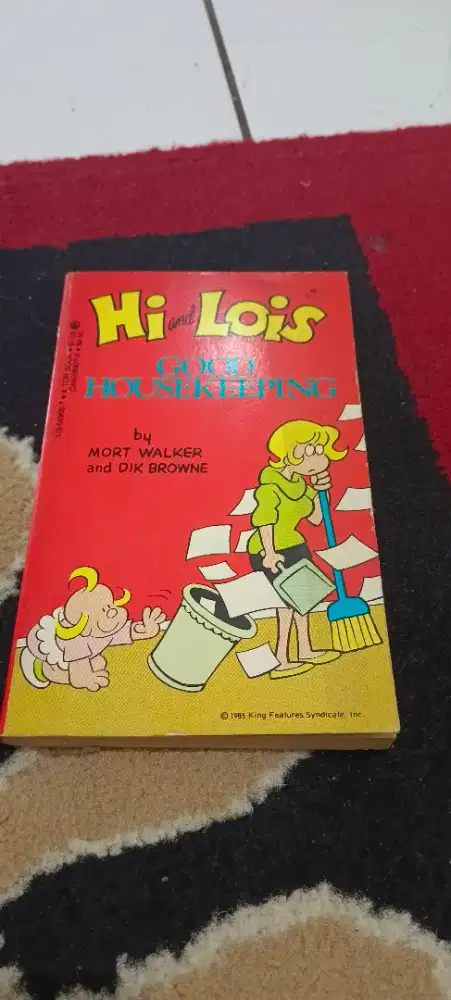 Buku HI and LOIS