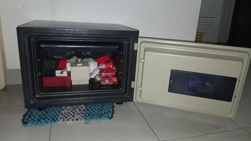 BRANGKAS TAHAN API MERK KRISBOW