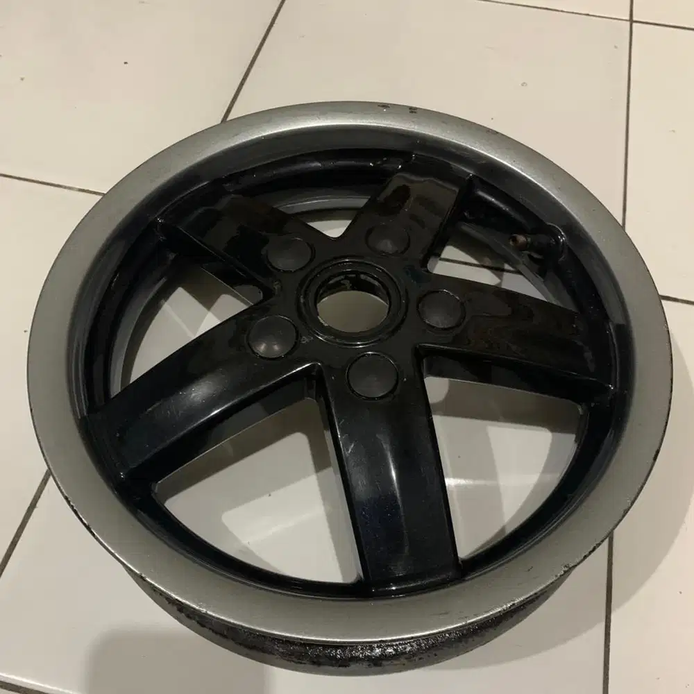 Velg depan vespa LX/S