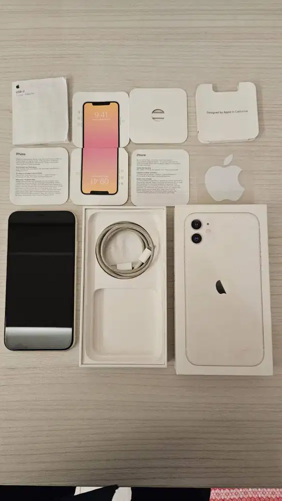 IPhone 11 64 GB RESMI ex IBOX White Lengkap Mulus