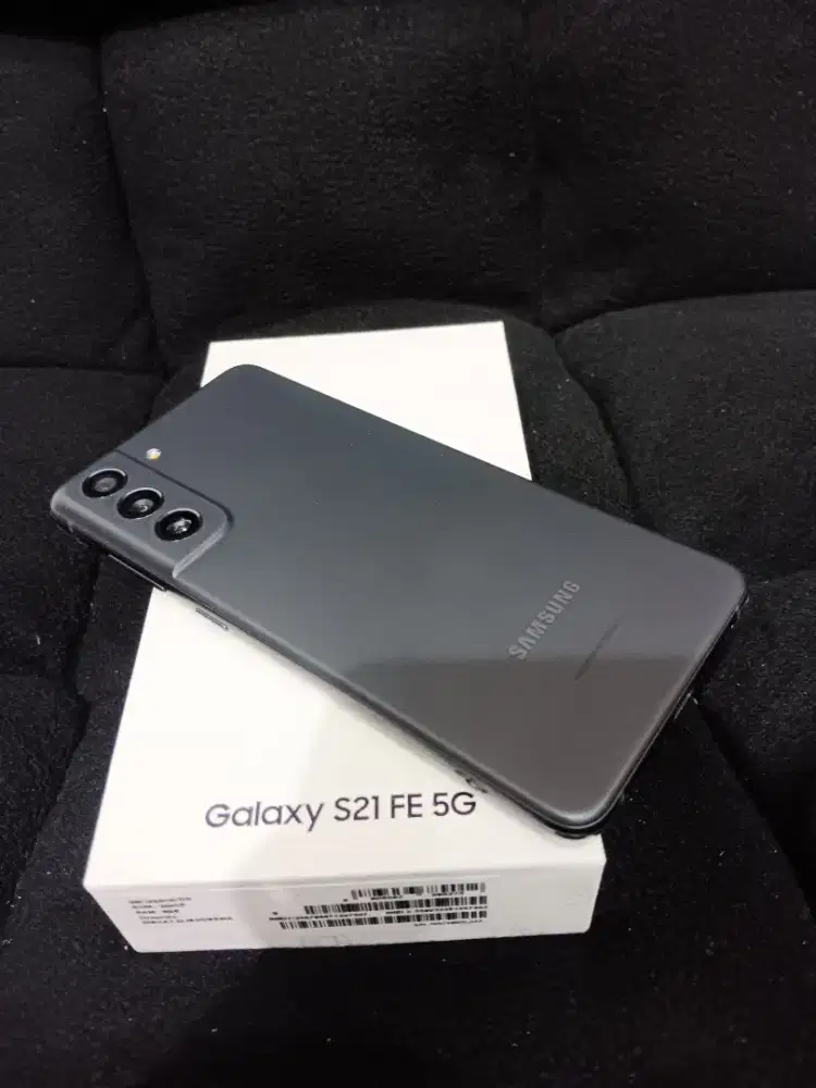 Samsung Galaxy S21 FE Graphite Ram 8/256gb Lengkap Mulus
