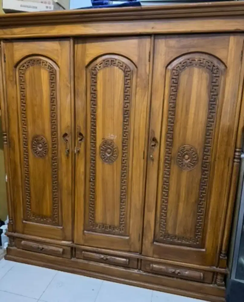 Lemari jati asli 3 pintu