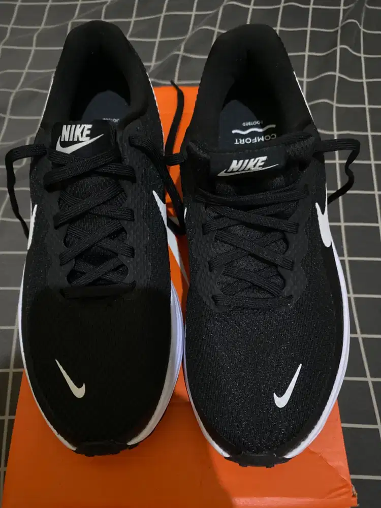 Sepatu Nike Revolution 8 Original