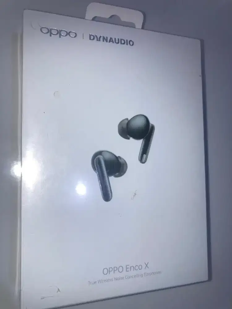 Oppo Enco X earbuds