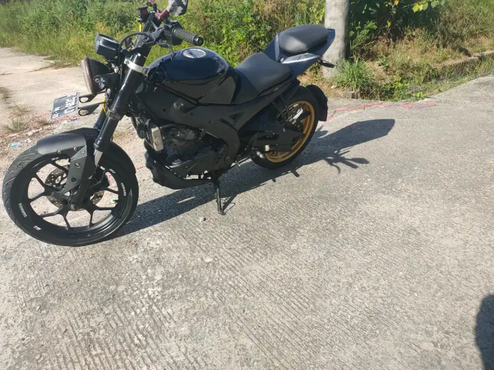 YZF R15 Naked Blacksweet