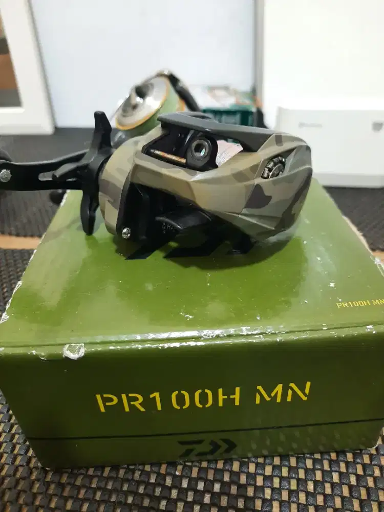 Reel BC Daiwa handle kanan mulus lengkap