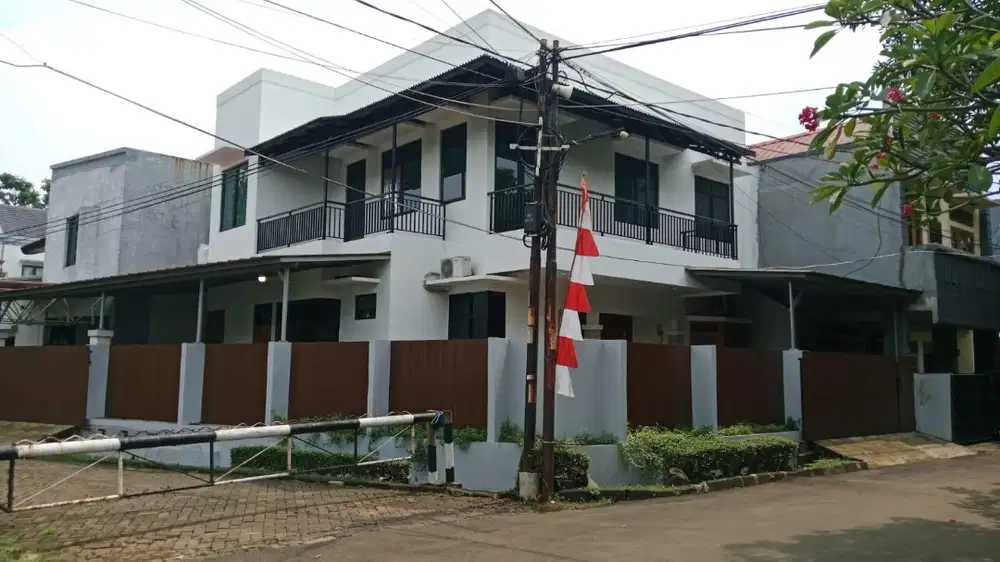 Disewakan Rumah 2 Lntai (5Kt & 4km) di Bintaro Sektor 5 Jl Puyuh Barat
