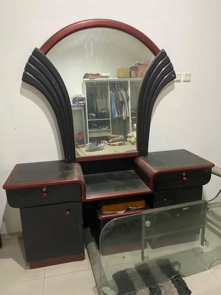 Meja rias duco merah maron hitam