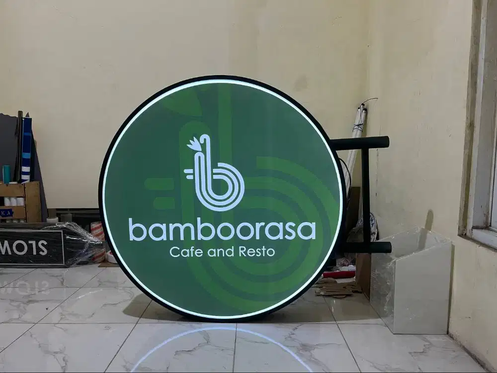 Produksi Neon Box Bulat dan Huruf Timbul Akrilik