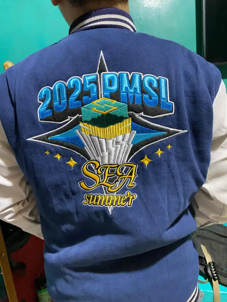 DIJUAL SWEATER PUBG EDISI PMSL 2025 LIMITED MERCHANDISE BARU