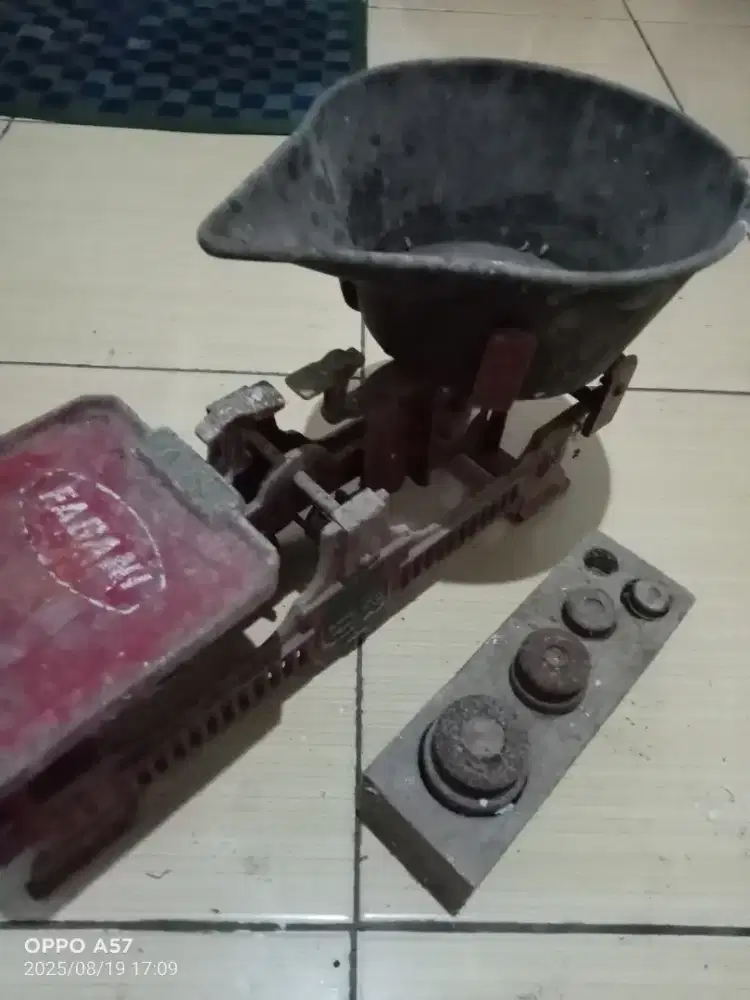 Timbangan bebek besi