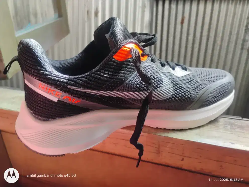 Sepatu olah raga size 39 insole 27
