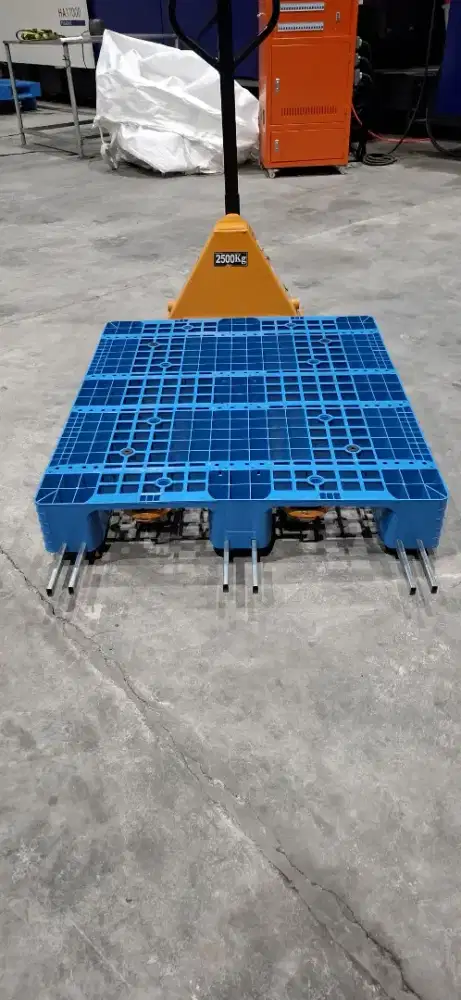 Jual palet plastik bekas kondisi 90%