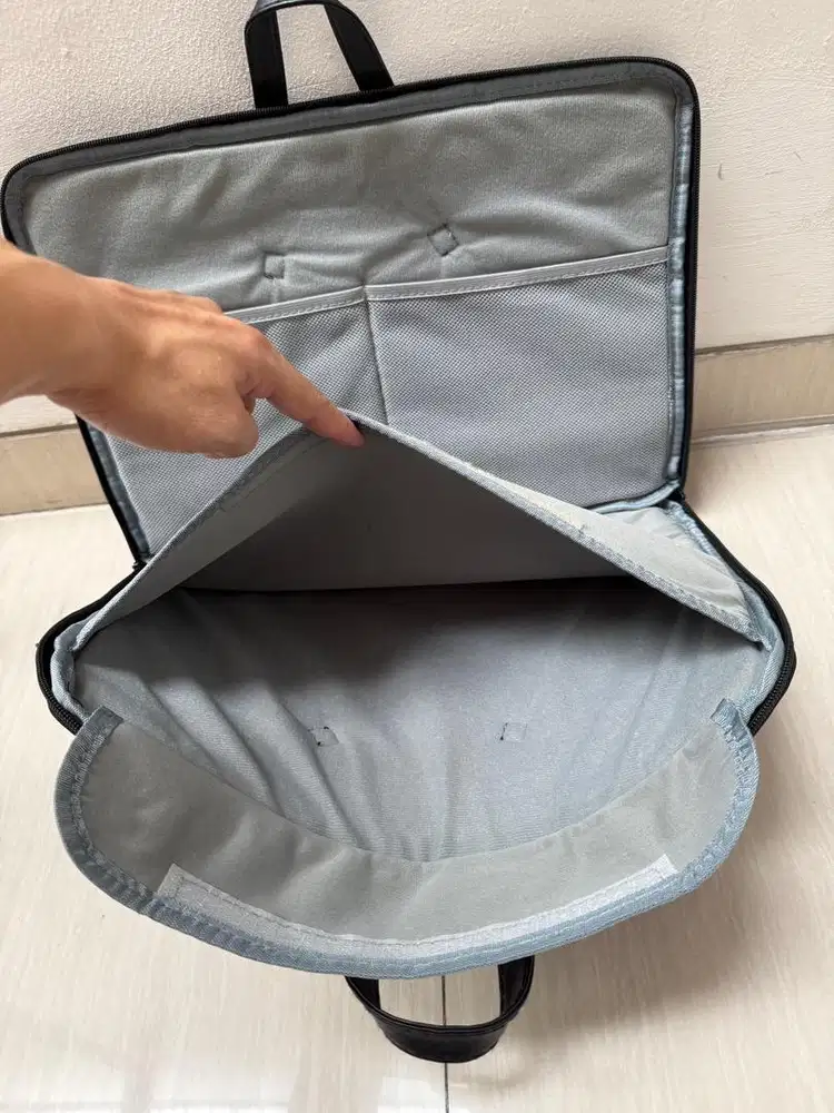 Tas laptop preloved 19inch kondisi bagus