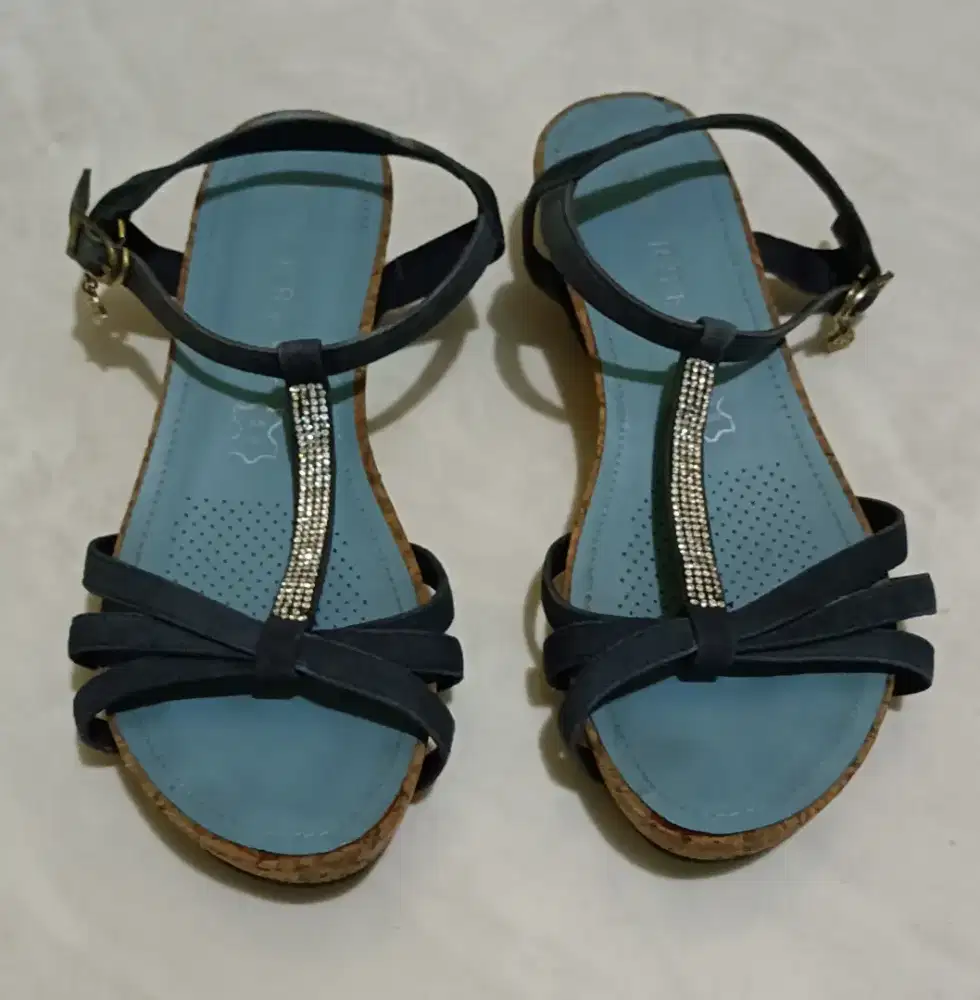 Sepatu Wanita Wedges