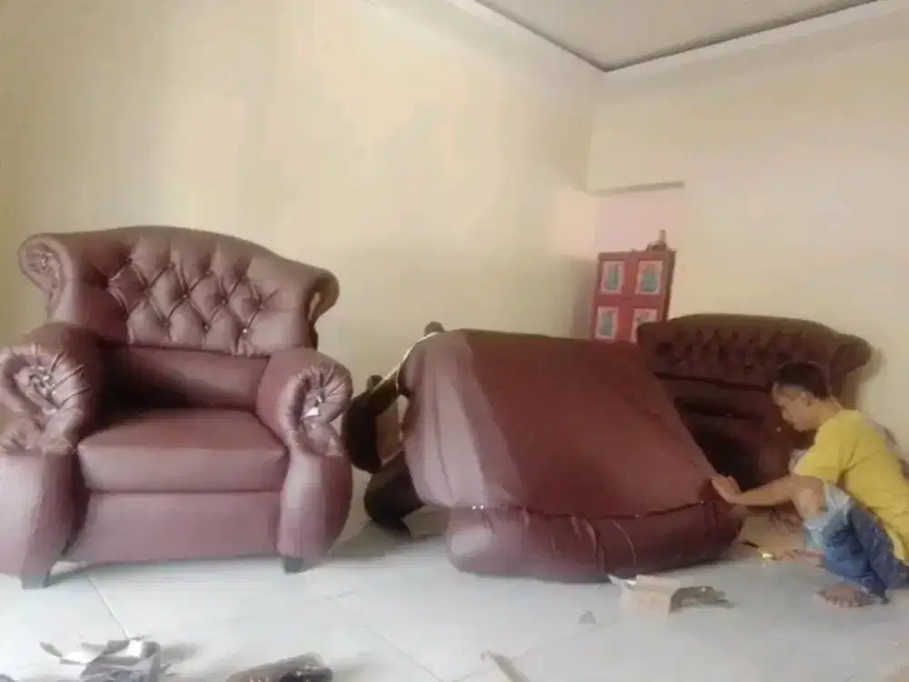 Jasa servis sofa