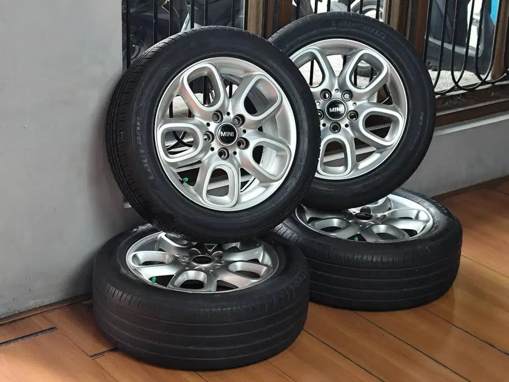 VELG OEM original mini cooper 3 doors F56 2015/16 up ukuran R16 + Ban
