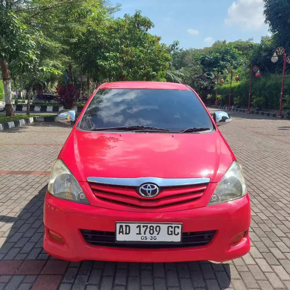Toyota kijang innova G 2.0 manual 2011 bagus dan murah