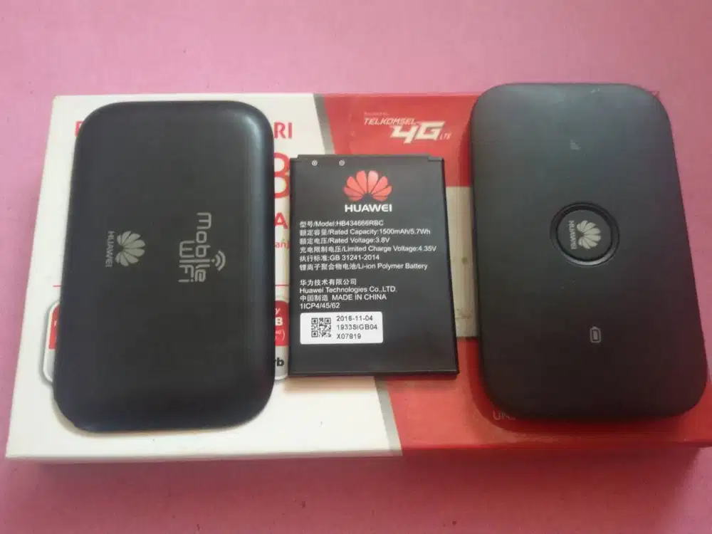 MiFi E5573CS-609 LTE Mobile Hotspot Sim Card Slot