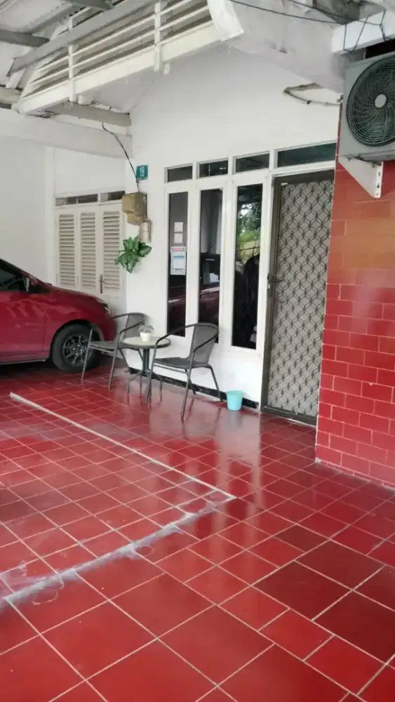 Rumah Wiguna 1 lantai, siap huni, listrik reguler dan token