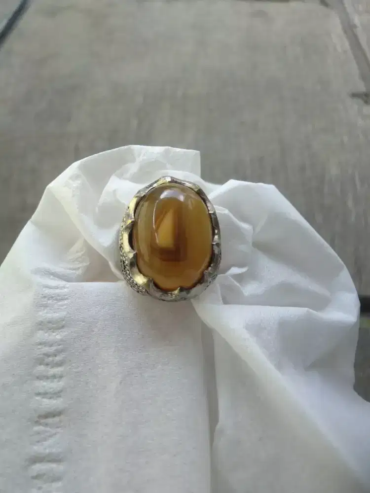 Akik Sulaeman motif kantong Semar / gading