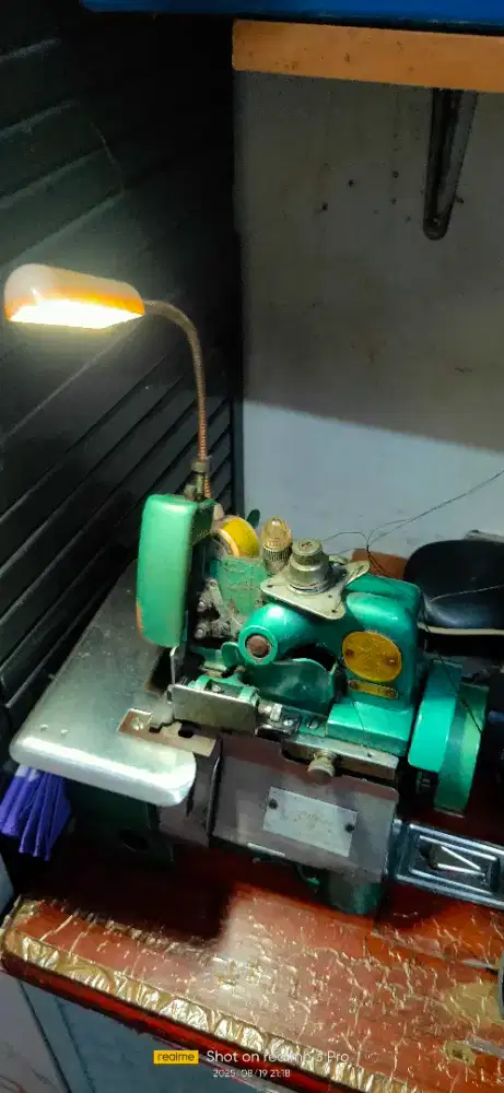 Mesin Obras Benang Tiga