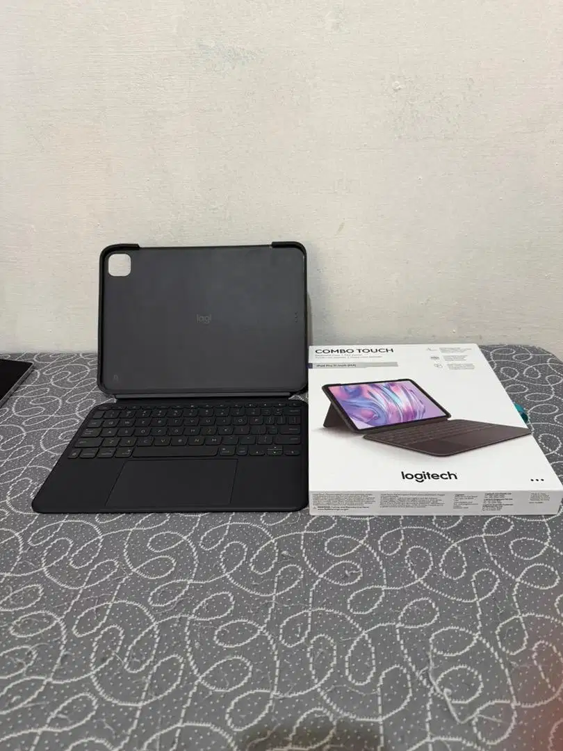 LOGITECH KEYBOARD CASE IPAD PRO 11-INCH (M4) COMBO TOUCH