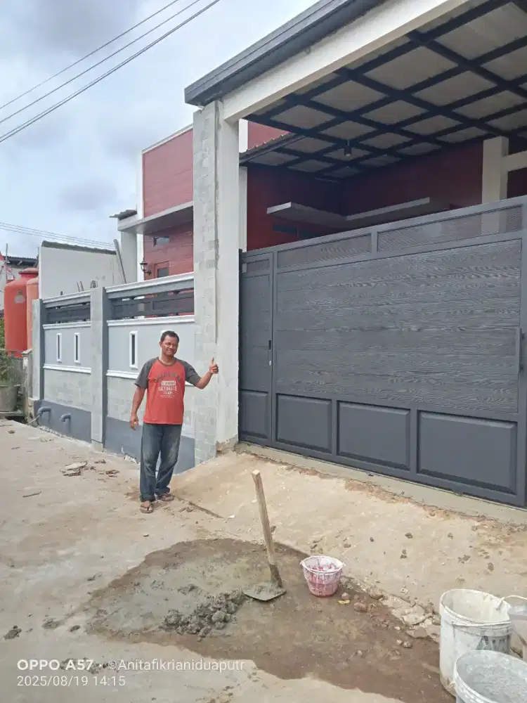 Pintu dorong bahan plat plus Lis plang