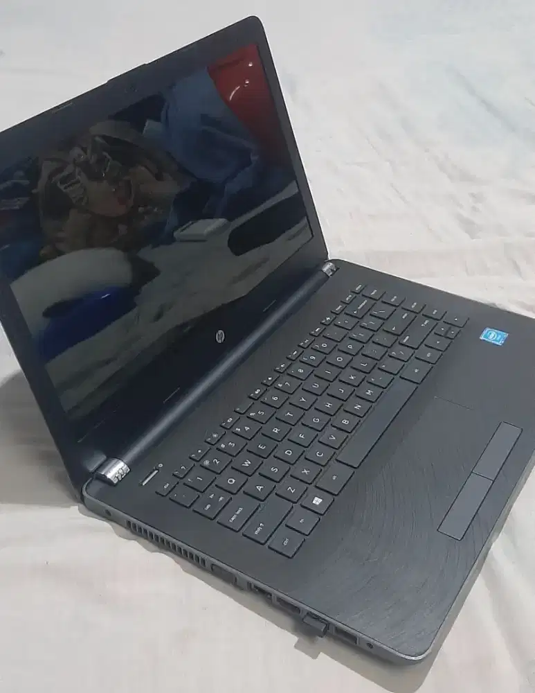 Jual cepat laptop merk hp,ram 4gb,hdd 500gb.14inch.