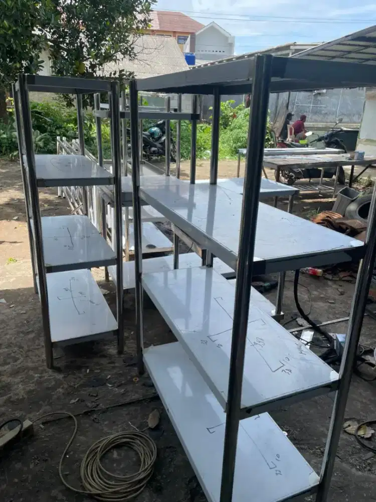 Meja rak 4 tieres setainles