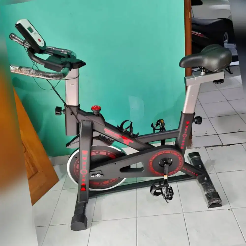 Sepeda statis spinning 960