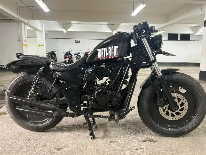 Motor custom bobber fourty eight basic byson