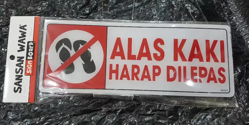 Akrelik Alas kaki harap dilepas