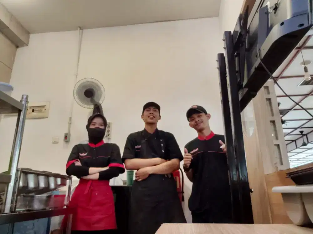 Lowongan Waiters di Restoran untuk Cewek