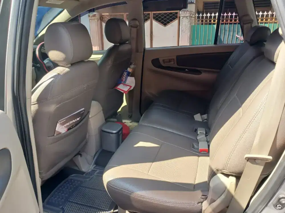 Toyota Innova Diesel 2.5G A/T 2014