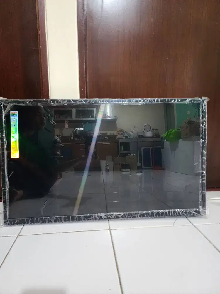 Digital TV WEYON 32inc  (remot,gantungan dinding free)