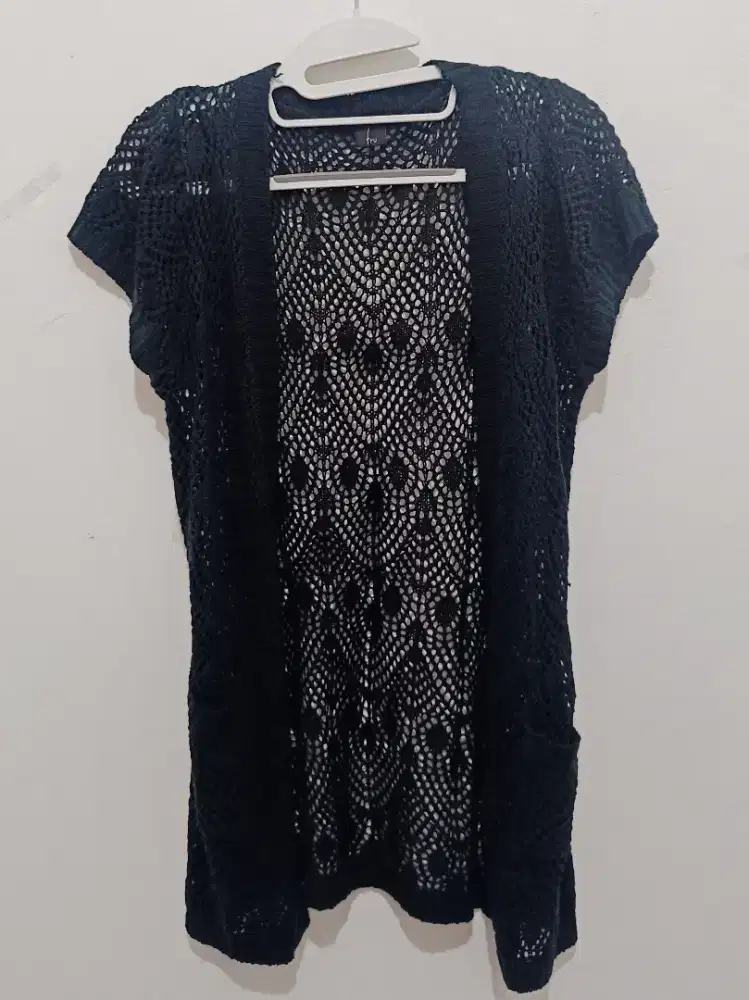 Cardigan Rajut Hitam