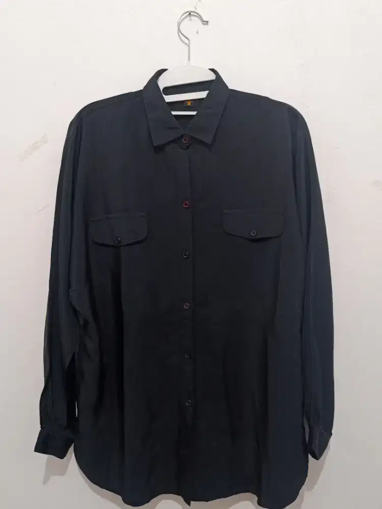 Kemeja Hitam Lengan Panjang
