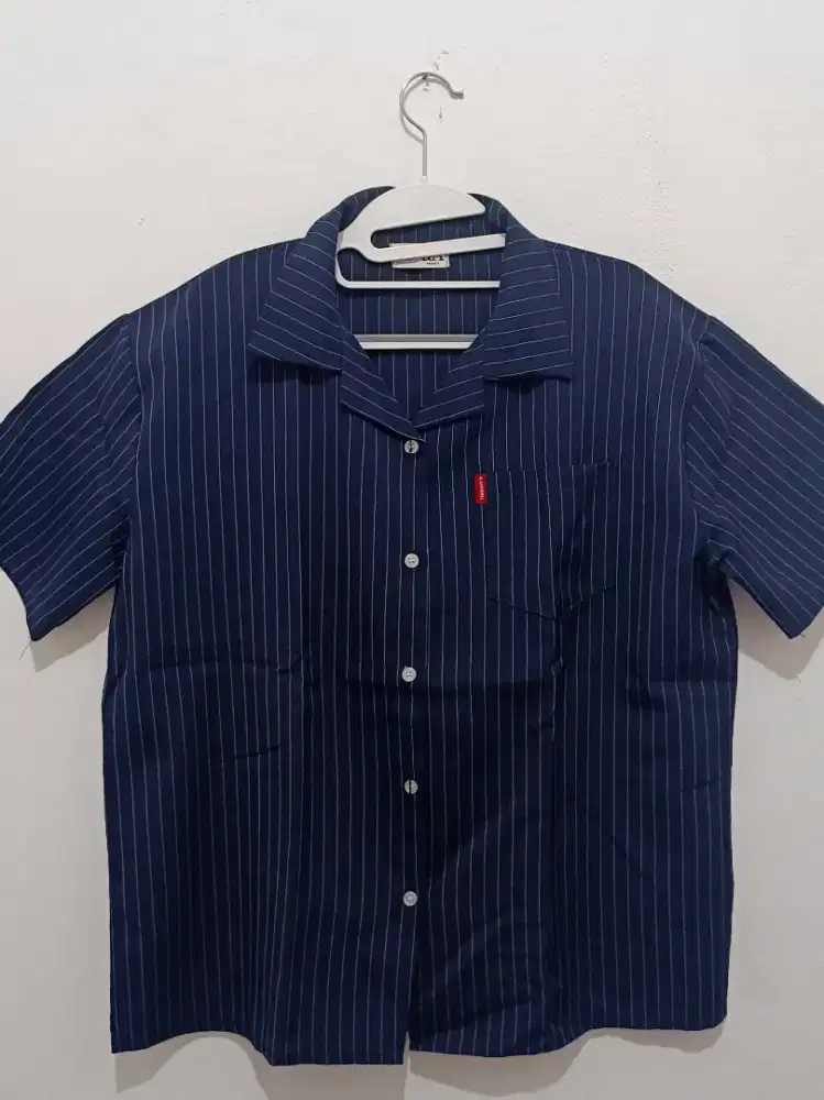 Kemeja Lengan Pendek