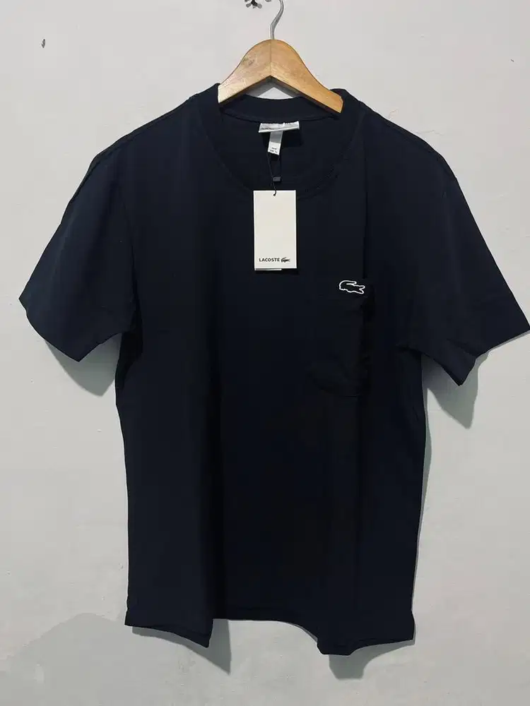 Kaos Hitam Unisex Classic Fit uk L