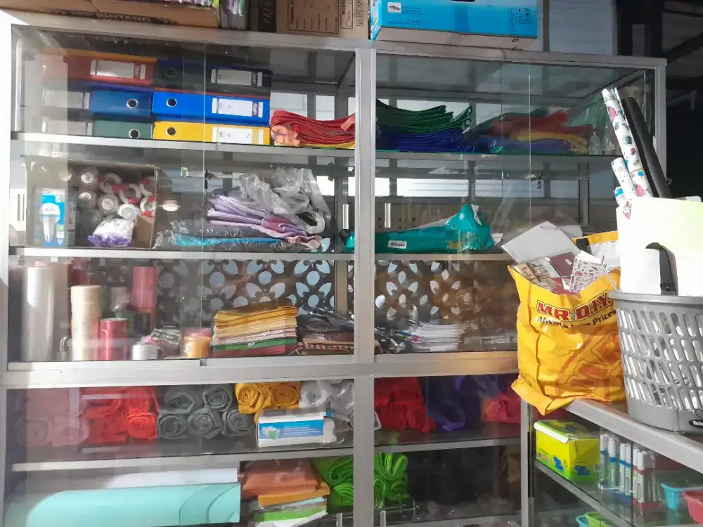 ETALASE SECOND JUMBO (HARGA BISA NEGO)