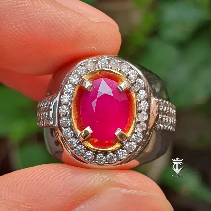 Batu Permata Natural RED Ruby Burma Myanmar 2.07 Ct GRI Lab Memo