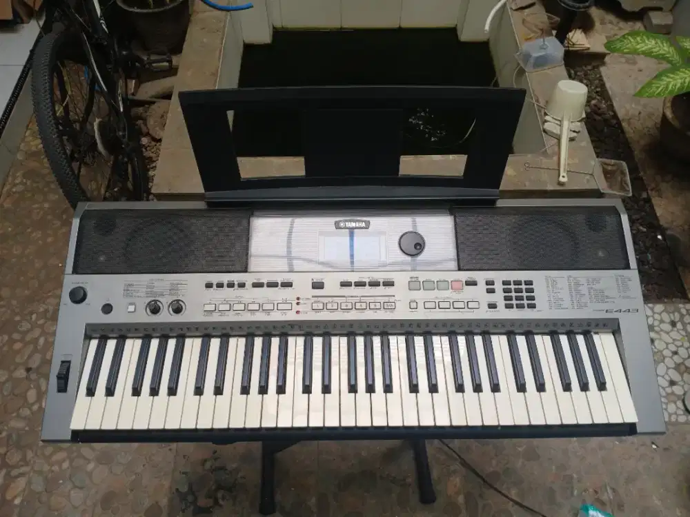 Keyboard Yamaha PSR E443