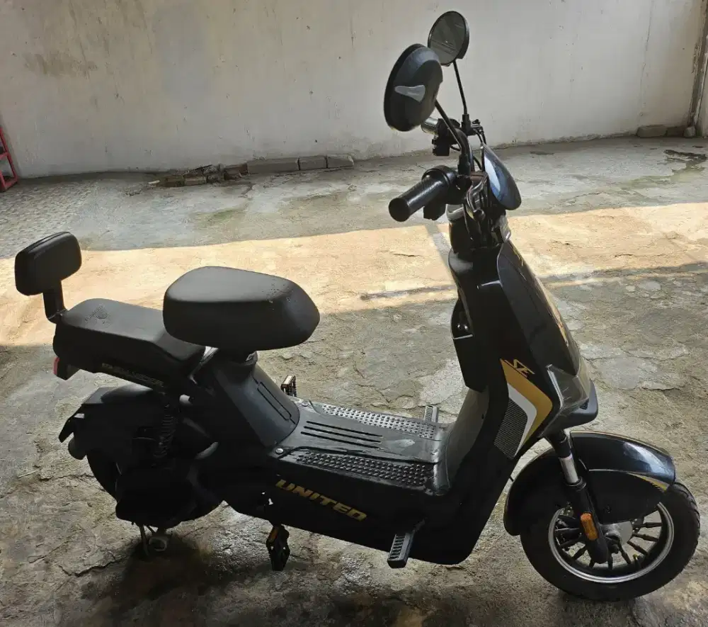 SEPEDA LISTRIK UNITED SALVADOR SE