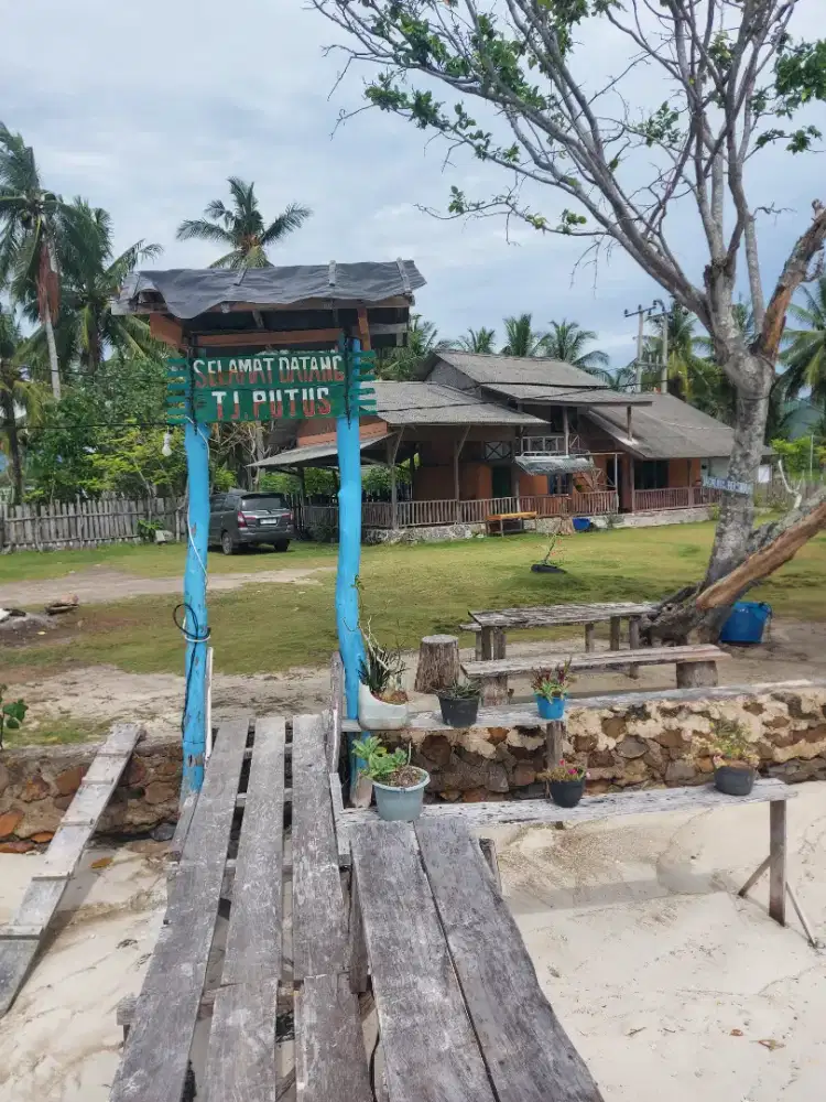 bismillah dijual tanah lokasi daratan pantai tnjg putus luas 1.4ha