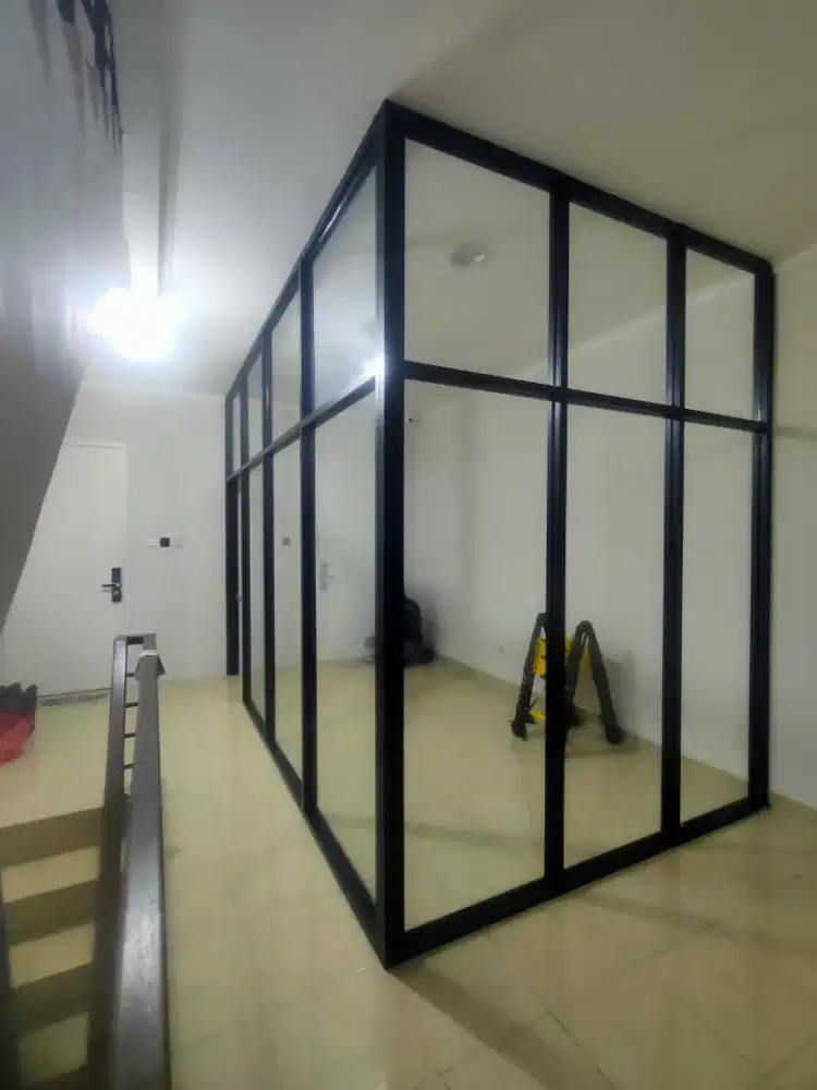 Pemasangan Partisi kaca
