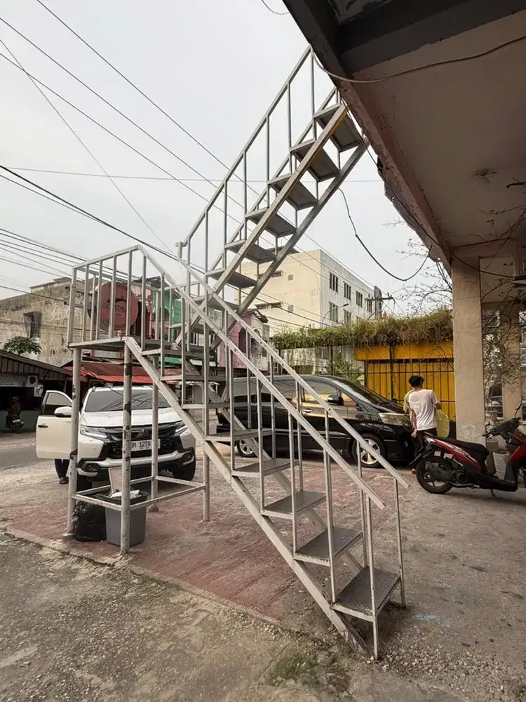 Tangga Ruko besi kuat kokoh