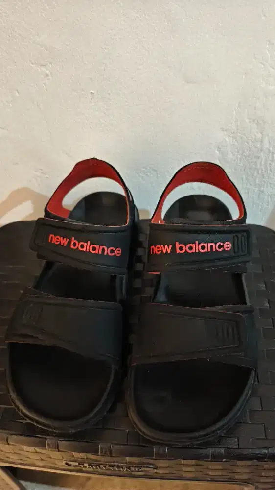 Sepatu Sandal NEW BALANCE (NB)