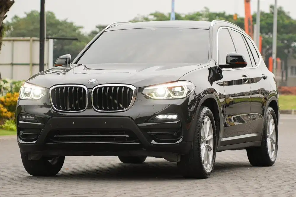 Gagah Maksimal! BMW X3 sDrive20i G01 Black 2020 x1 320i c200 x5